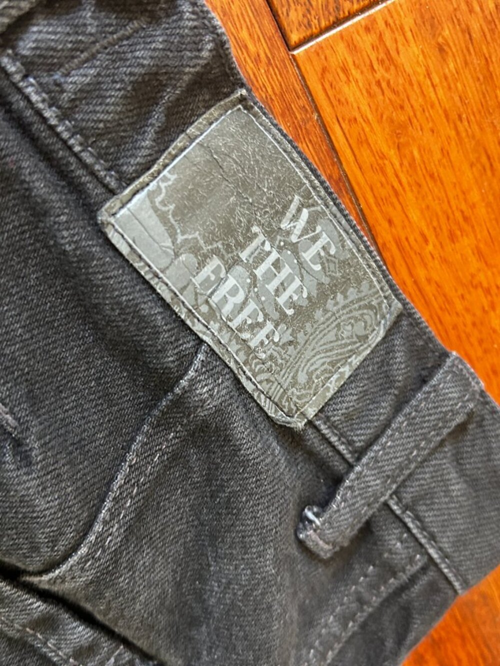 We The Free Good Luck Mid Rise Barrel Jeans Black Size 25 - Picture 5 of 8